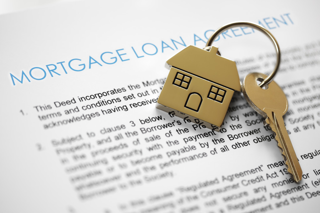 mortgage loan agreement application with house key